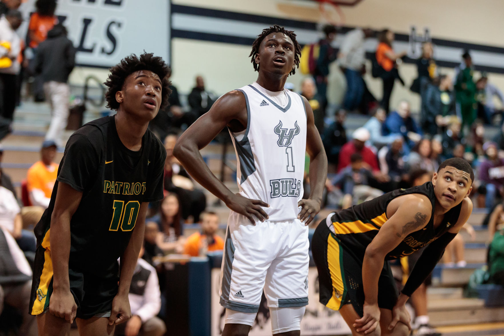 The Hickory Ridge Ragin' Bulls Host the Independence Patriots in a Southwestern Class 4A matchup.